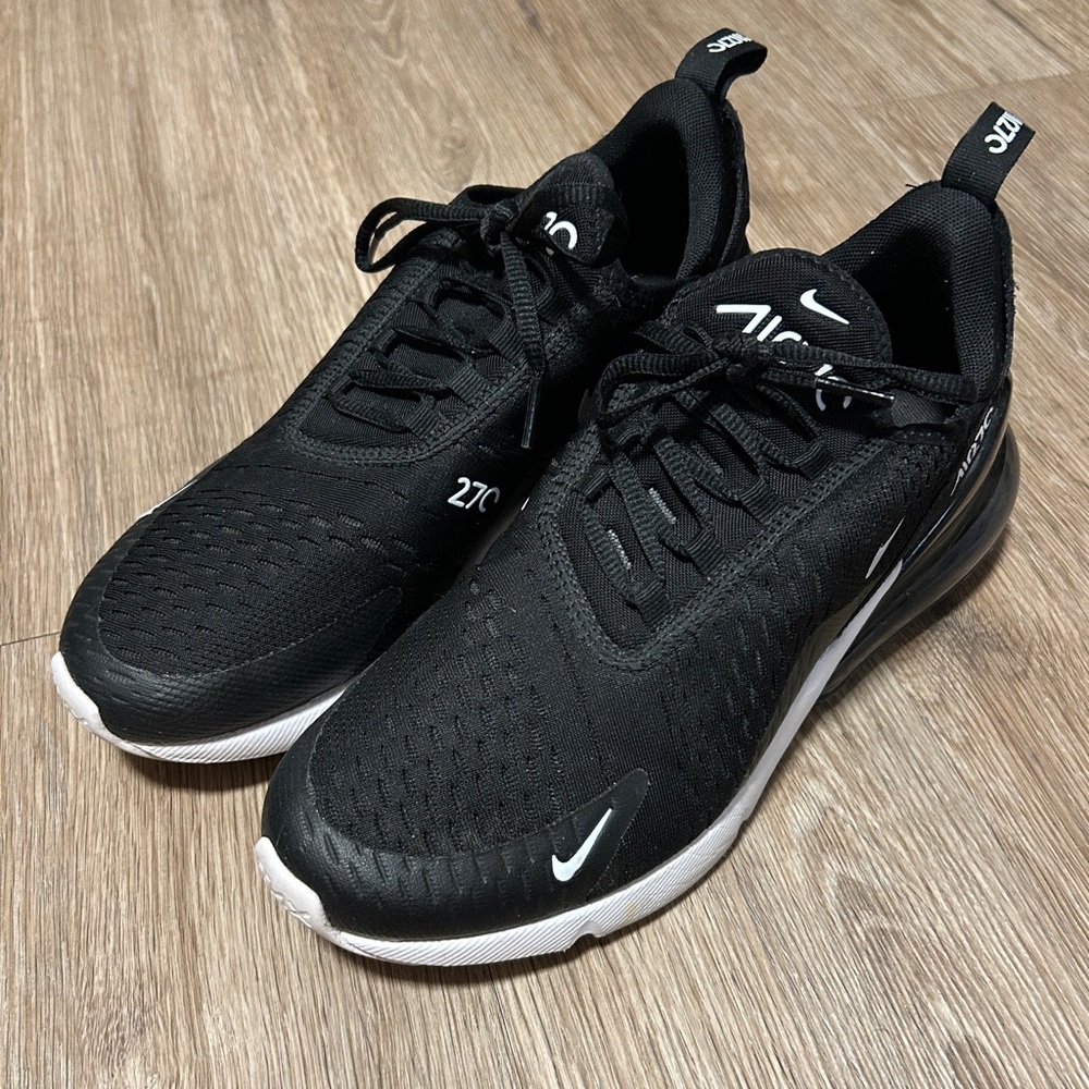 Women’s Nike Air Max 270 Size 9.5 Black Great Condition